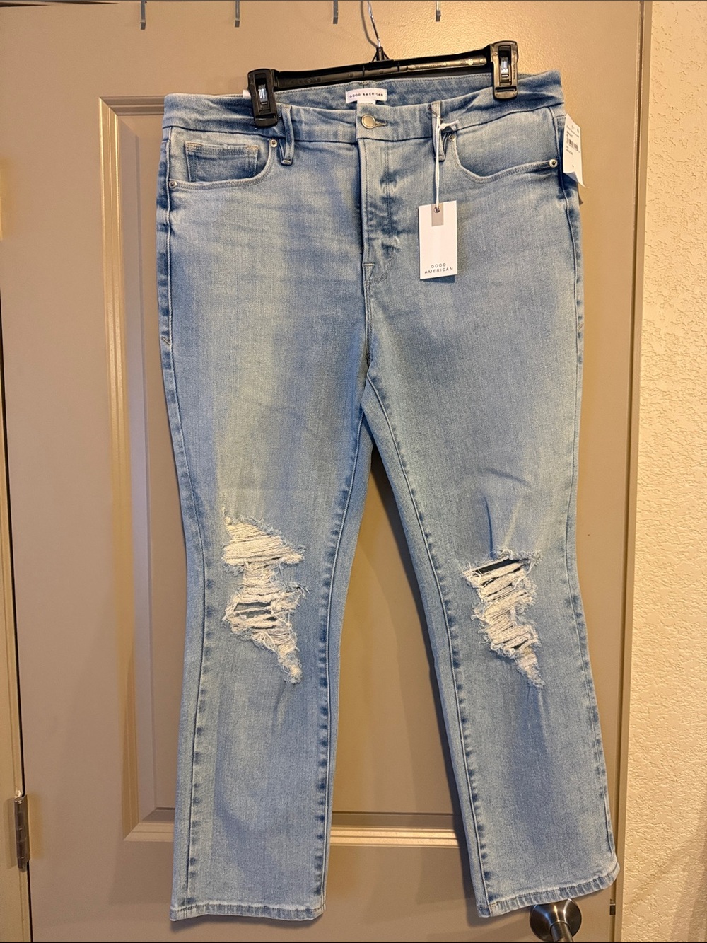Good American Light Wash Distressed Women's Jeans